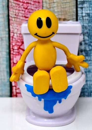 How to dissolve poop stuck in the toilet