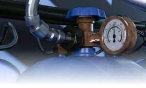 Can a Well Pump Be Used with a Pressure Tank? 1 Can a Well Pump Be Used with a Pressure Tank?