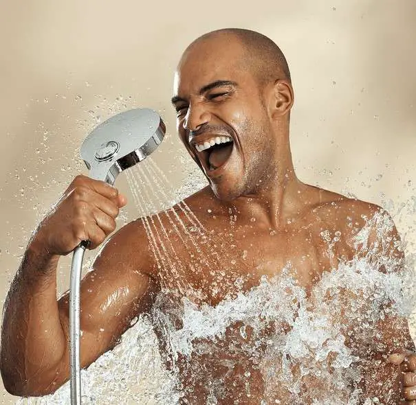What are the Benefits of Using a Modern Shower Head? 1 Improved Water Pressure