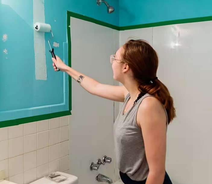 Small Toilet Room Makeover: How to Transform Your Bathroom on a Budget 1 Starting Fresh with a Clean Slate