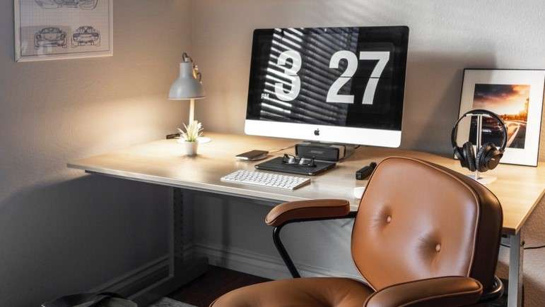 15 Inspirational Home Office Designs for Maximum Productivity 13 Incorporate Technology home office design