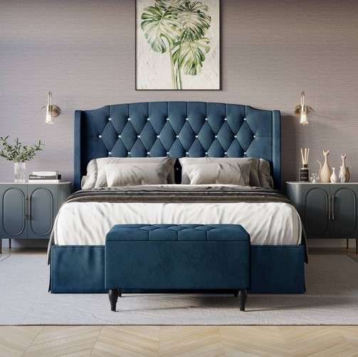 Luxurious Upholstered Bedroom Set