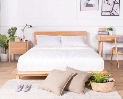 14 Brilliant Modern Small Bedroom Interior Ideas for Every Home 21 Platform Bed