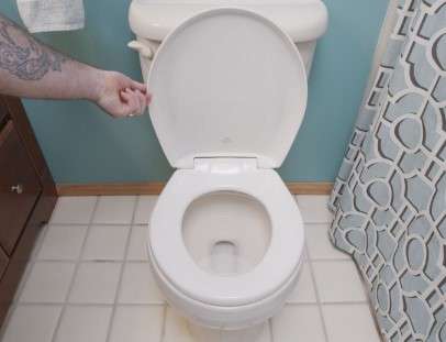 How to Clean the Underside of a Toilet Seat 1 Why Clean the Underside of a Toilet Seat