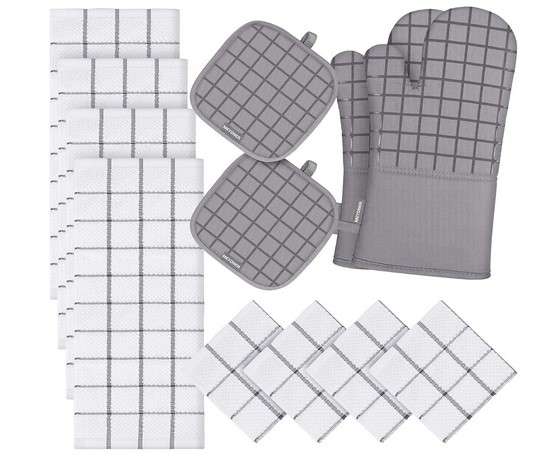 Oven Mitts and Pot Holders Set 500 Degree Heat Resistant Oven Gloves and Hot Pads
