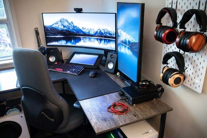 Corner desk setup