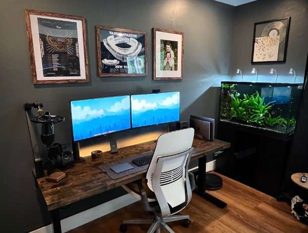 7 Gaming Desk Setup Ideas for Gamers of All Levels 5 Dual monitor setup
