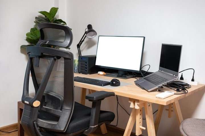 The Difference Between a Gaming Desk and a Regular Desk 1 What is a Gaming Desk