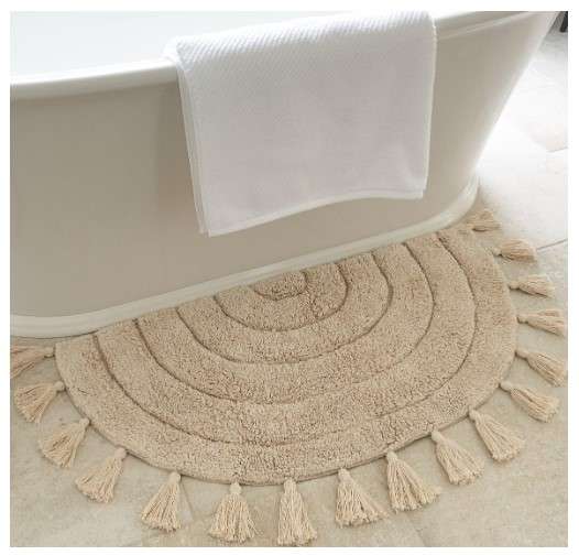 5 Modern Boho Bathroom Rugs: The Ultimate Guide 1 Beautiful Boho Rug with Tassels for Your Bathroom