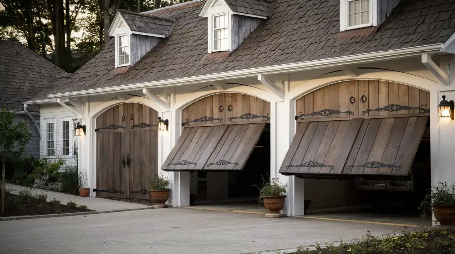 10 Modern Garage Doors to Elevate Your Home's Aesthetic 7 Carriage House Style