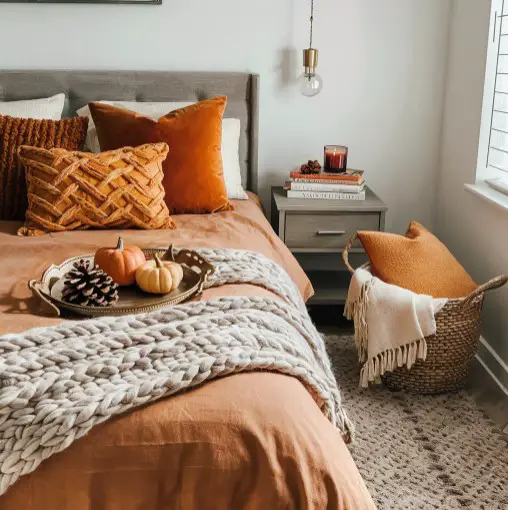 10 Must-Try Fall Decor Ideas for a Stylish Bedroom Makeover 9 Incorporate Cozy Accessories