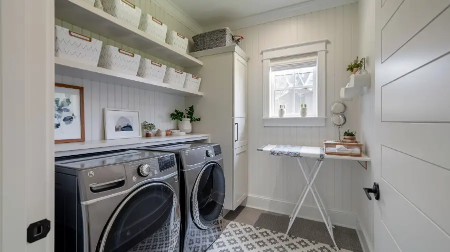 Small Laundry Room Makeover